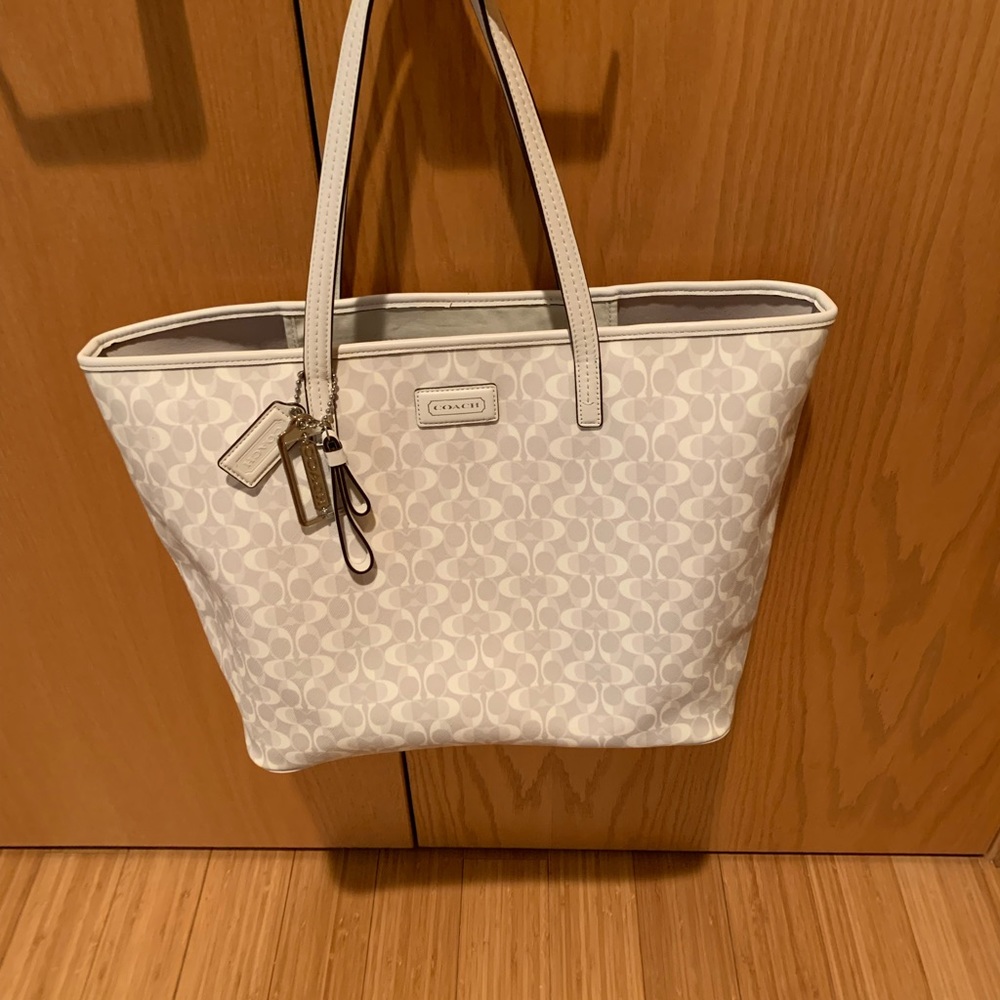 Neutral coach tote.